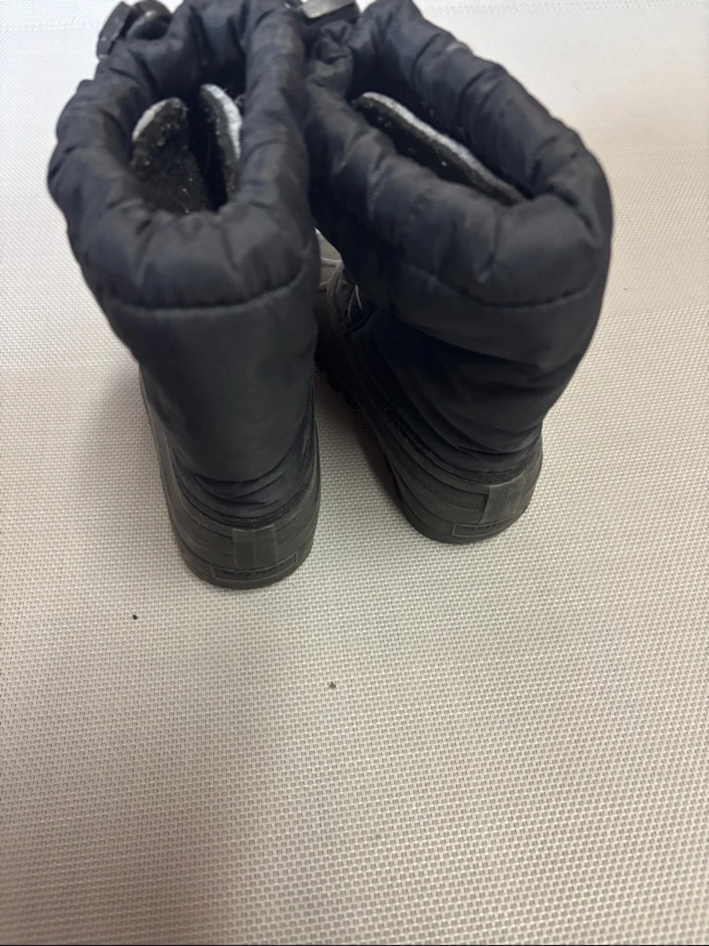 Sorel Black Insulated Snow Booties with Toggle
